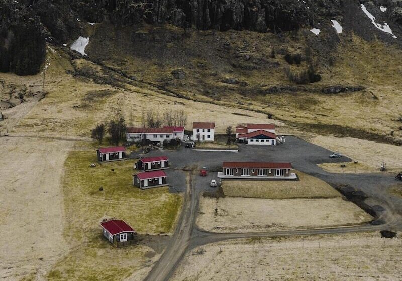 پانسیون Guesthouse Skálafell