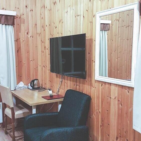 پانسیون Guesthouse Skálafell