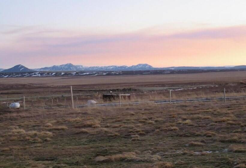 پانسیون Guesthouse Stöng And Cottages