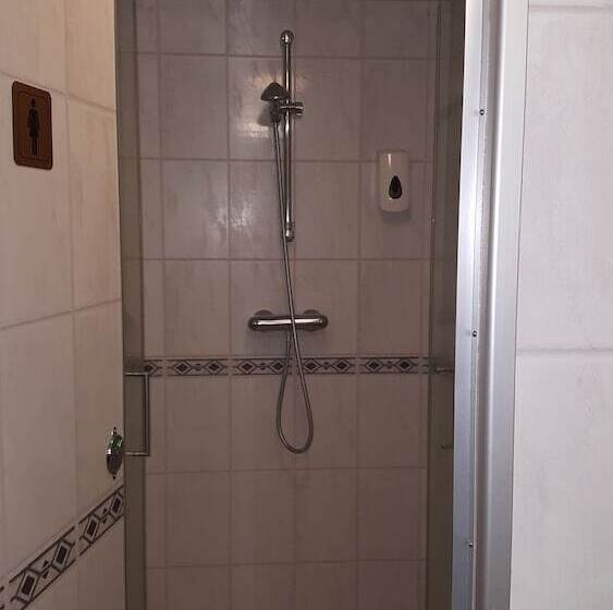 پانسیون Guesthouse Stöng And Cottages