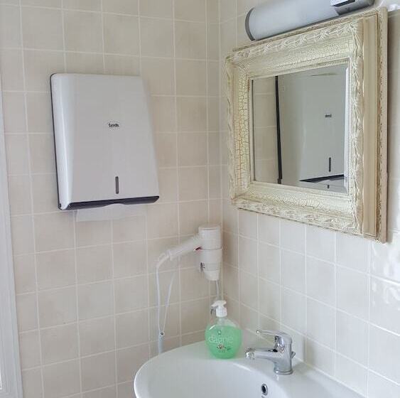 پانسیون Guesthouse Stöng And Cottages