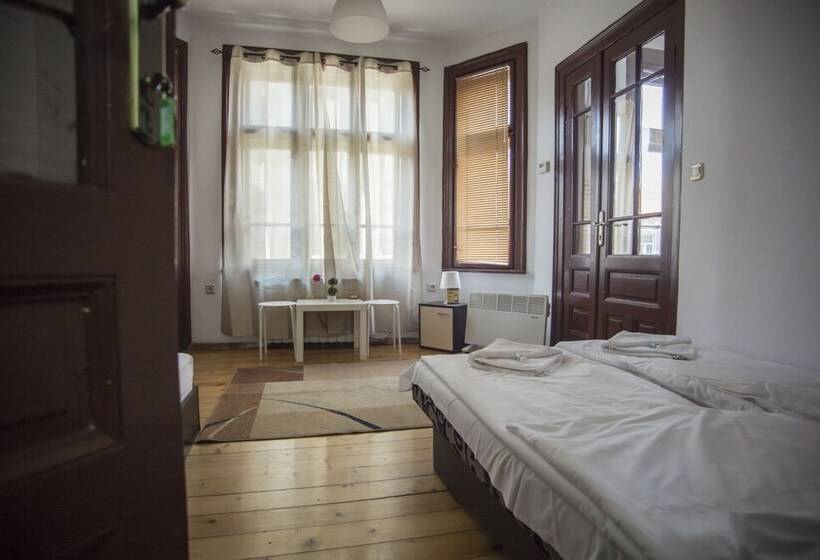 פנסיון Italian House Simeon