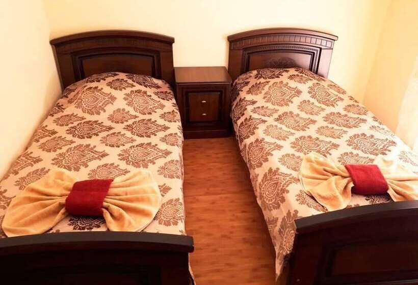 پانسیون Oganes Guesthouse