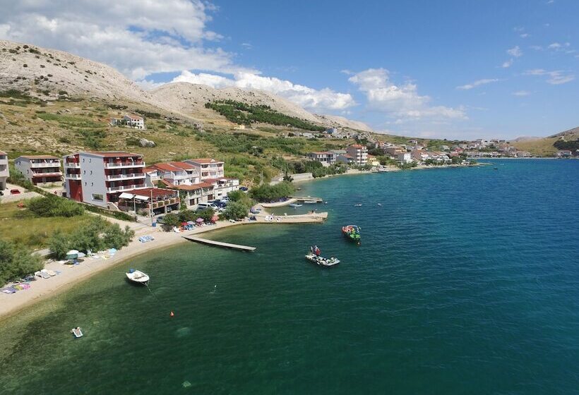 פנסיון Pansion Laguna