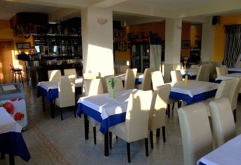 פנסיון Pansion Laguna