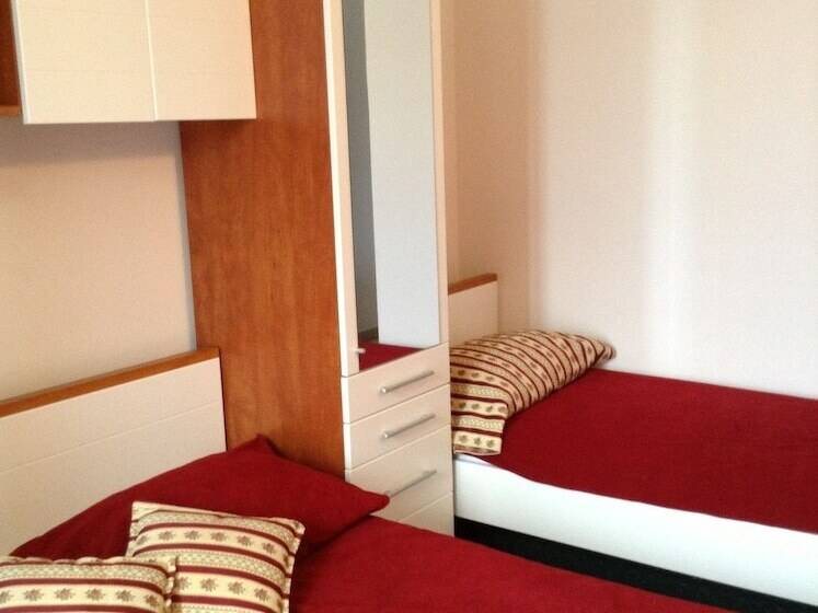 פנסיון Pansion Laguna