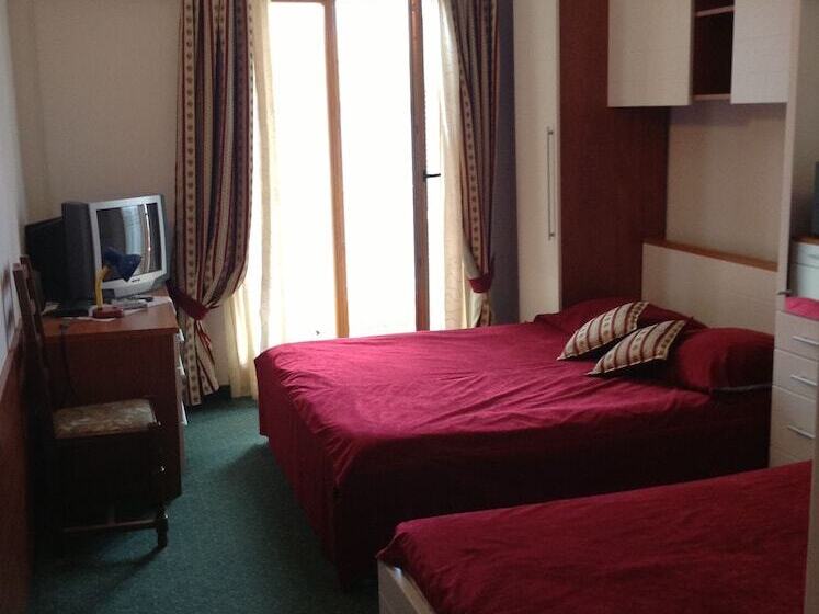 פנסיון Pansion Laguna