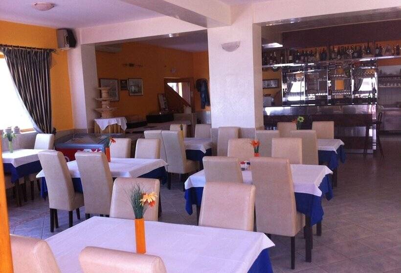 פנסיון Pansion Laguna