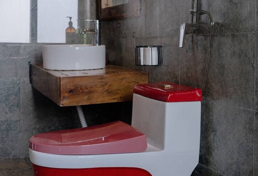 بنسيون 张家界天门山伴田居民宿