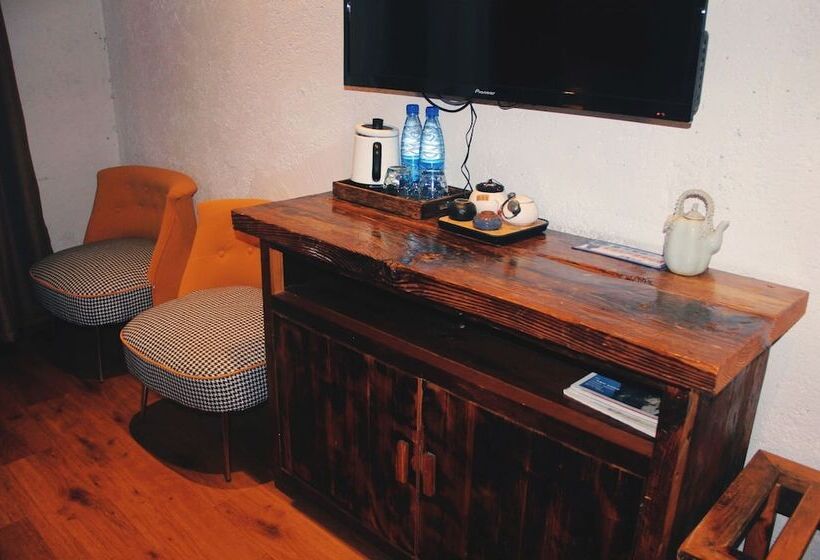 بنسيون 张家界天门山伴田居民宿