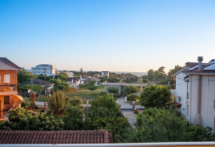 بنسيون Vanessa's Rooms & Apartments