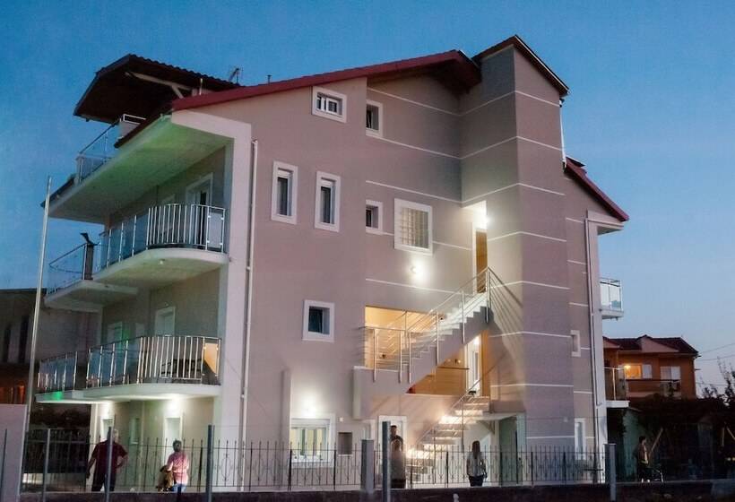 ペンション Vanessa's Rooms & Apartments