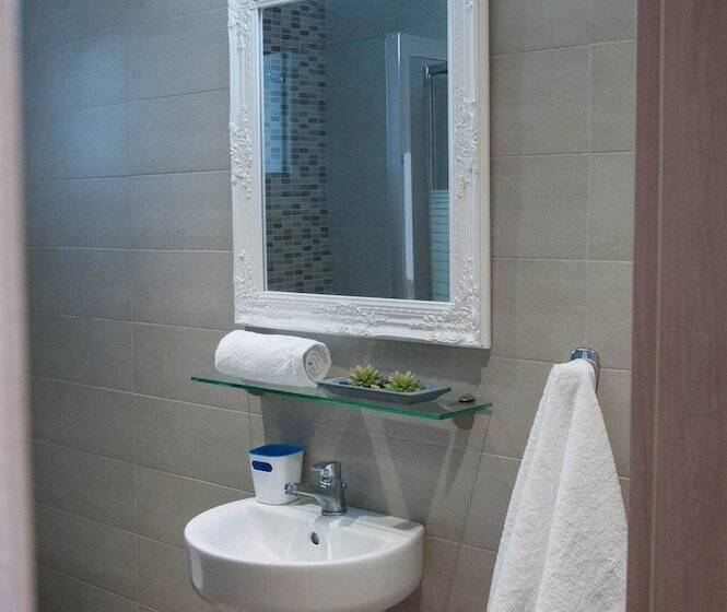 بنسيون Vanessa's Rooms & Apartments