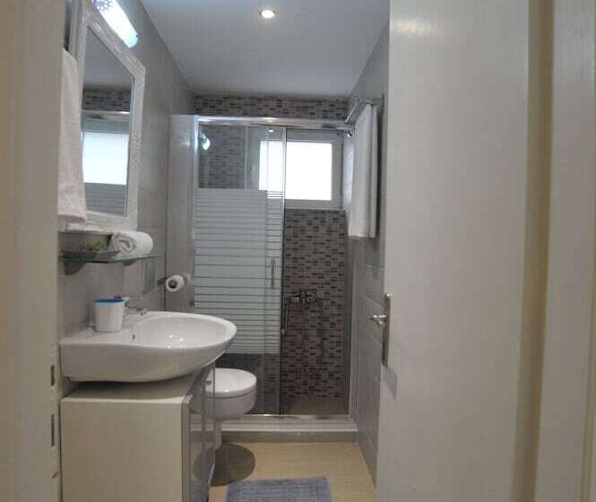 بنسيون Vanessa's Rooms & Apartments