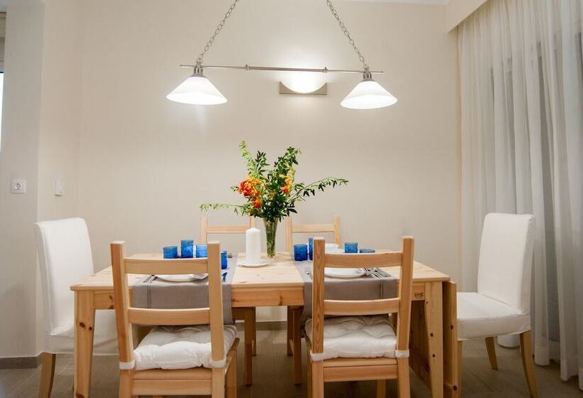 بنسيون Vanessa's Rooms & Apartments