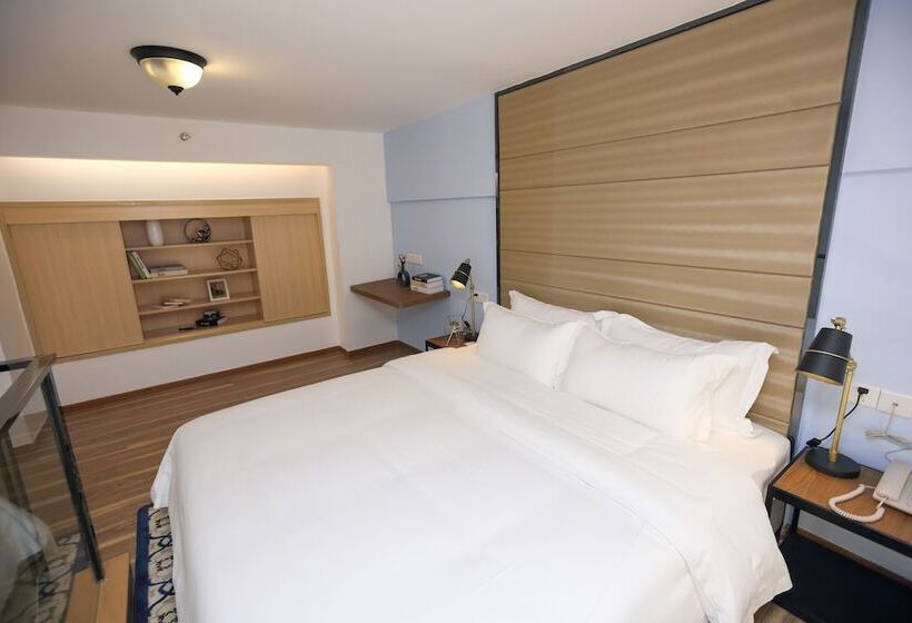 Poltton International Service Apartment