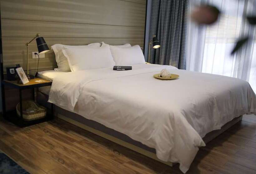 Poltton International Service Apartment