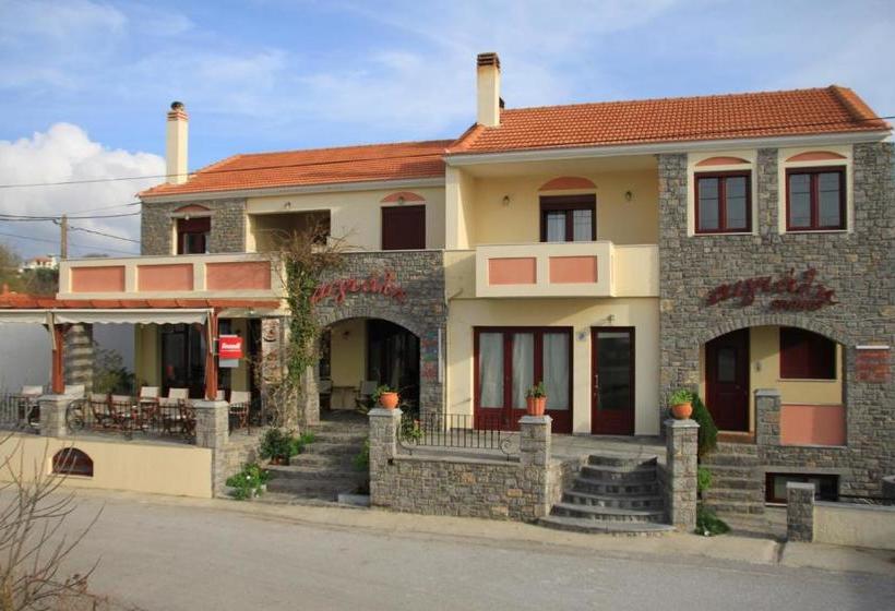 Aigiali Rooms