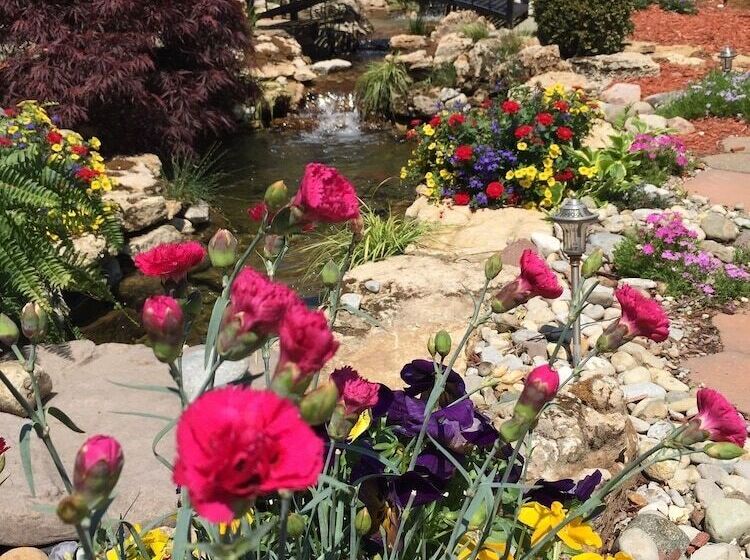 צימר Weller Haus Bed, Breakfast & Event Center