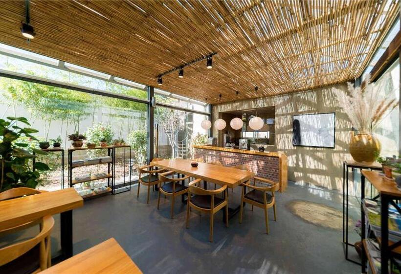 Dali Old Courtyard Boutique Inn