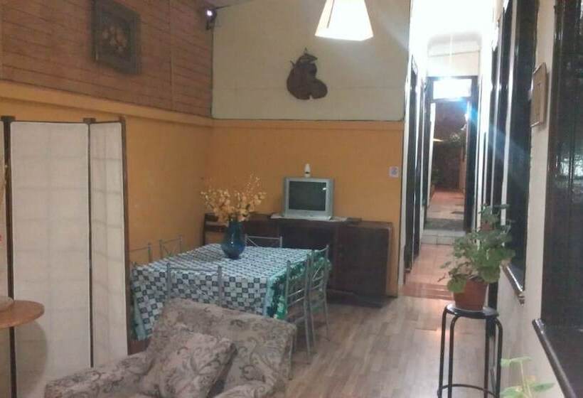 Hostal La Casona Hostel