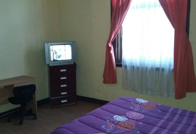 Hostal La Casona Hostel