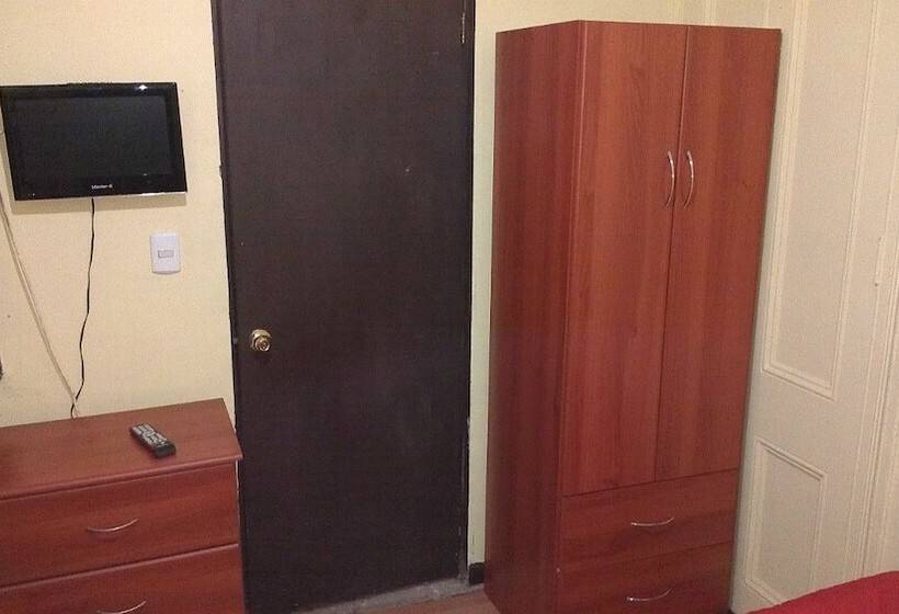 Hostal La Casona Hostel