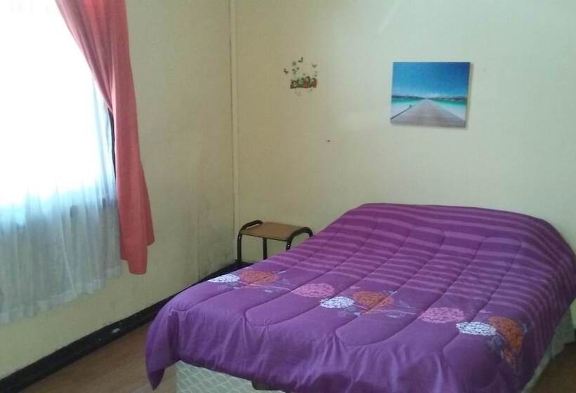 Hostal La Casona Hostel