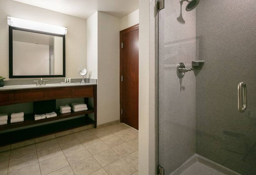 Отель Bicycle Street Inn And Suites