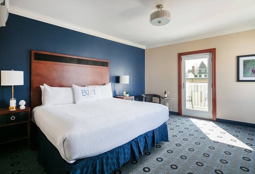 Отель Bicycle Street Inn And Suites