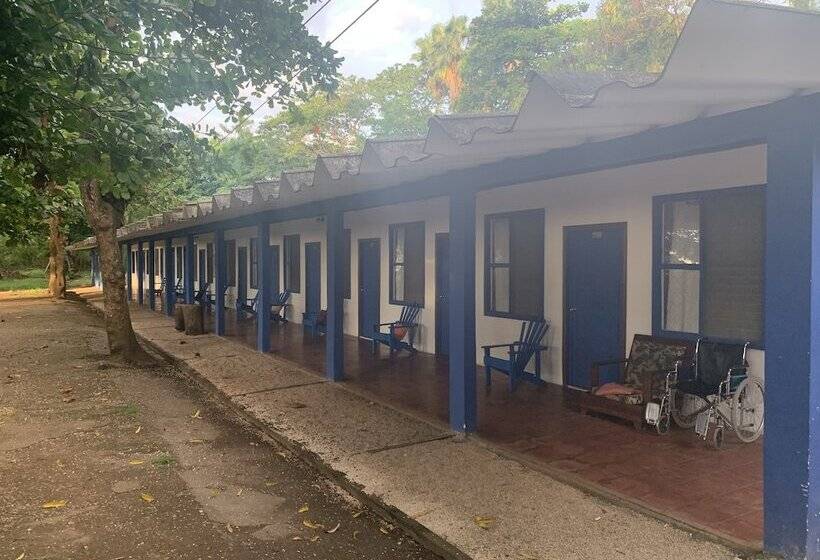 בית מלון כפרי Claudio & Gloria Beach Front