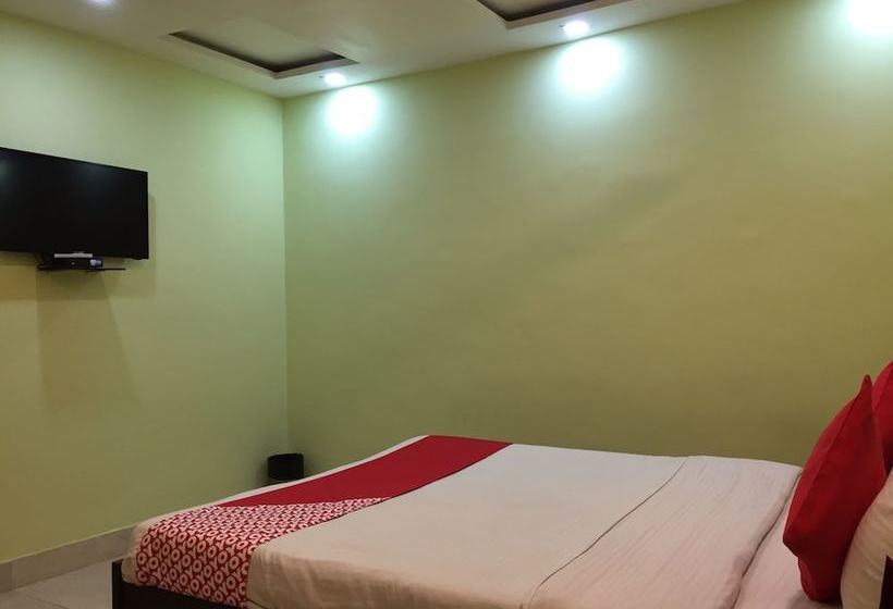 酒店 Crystal Studio By Oyo Rooms