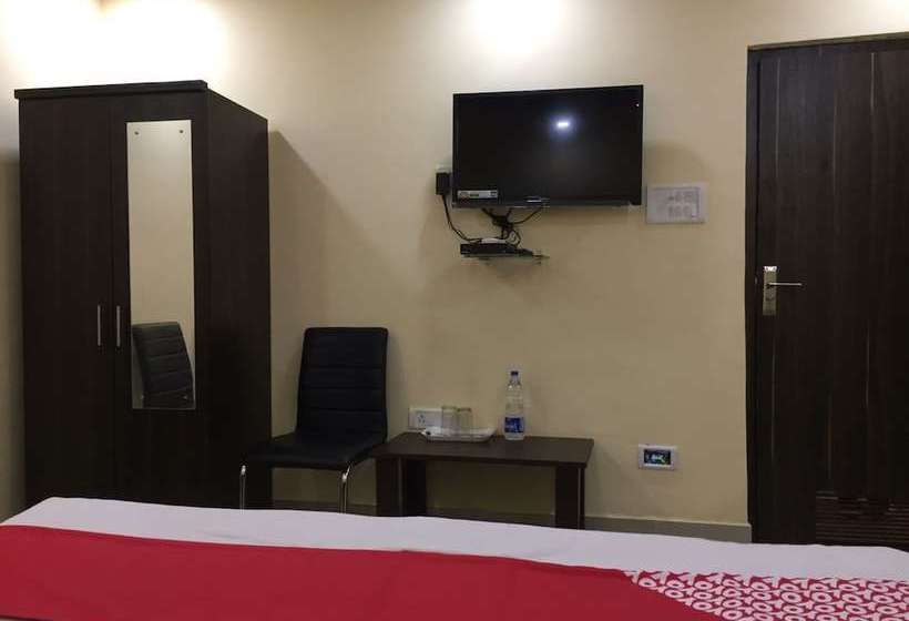 酒店 Crystal Studio By Oyo Rooms