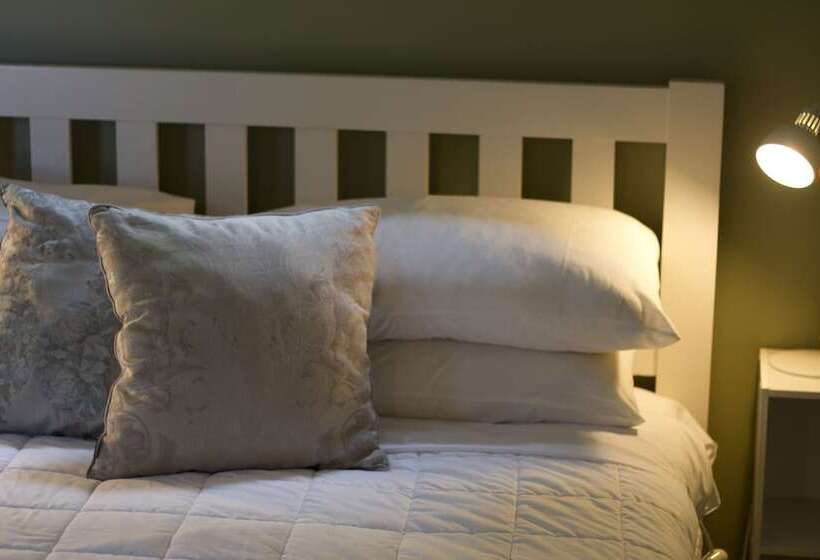 בית מלון כפרי Fern Lodge