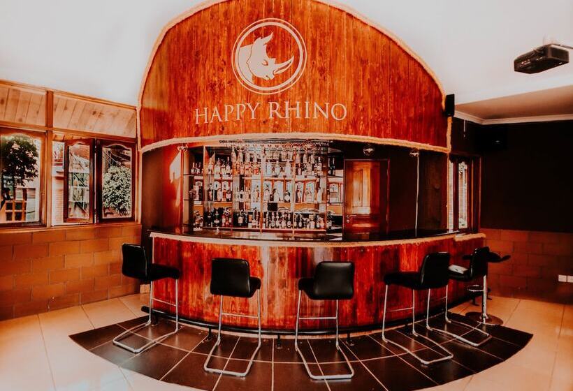 هتل Happy Rhino