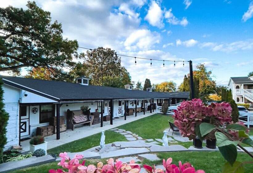 هتل Maxwell Mansion