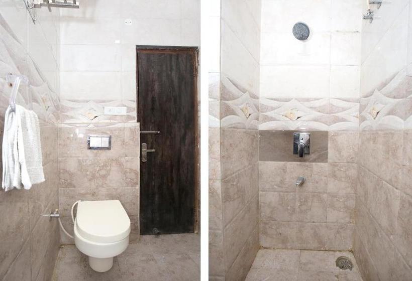 Отель Royal Blue By Oyo Rooms