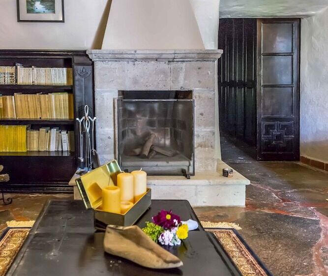 Сельский отель Meson Real De La Plata