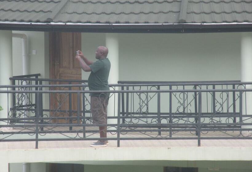 هتل Sundown Carnival Lodge