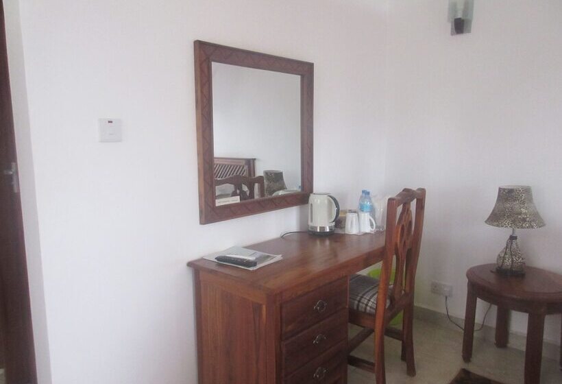 هتل Sundown Carnival Lodge