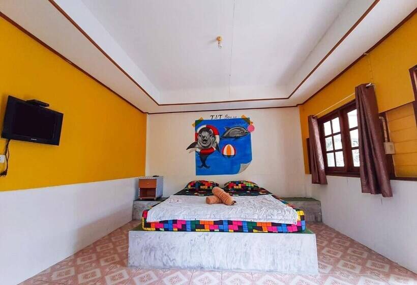 فندق T And T House