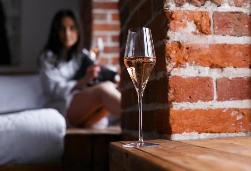 فندق Winewood Moscow