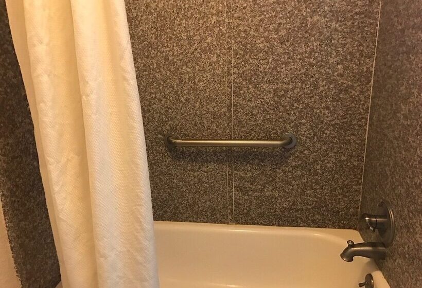 Отель Woodville Inn