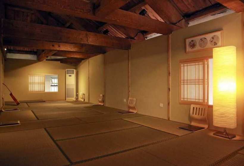 Joy Plus International Youth Hostel