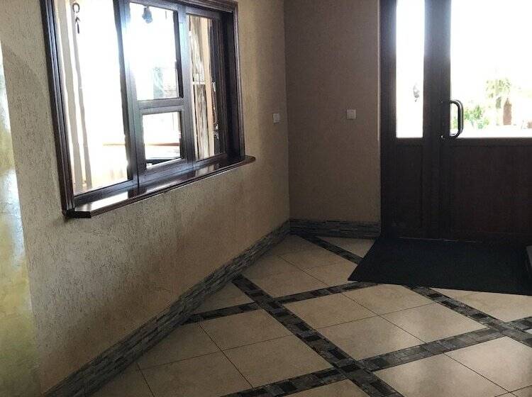 پانسیون Elena Guest House