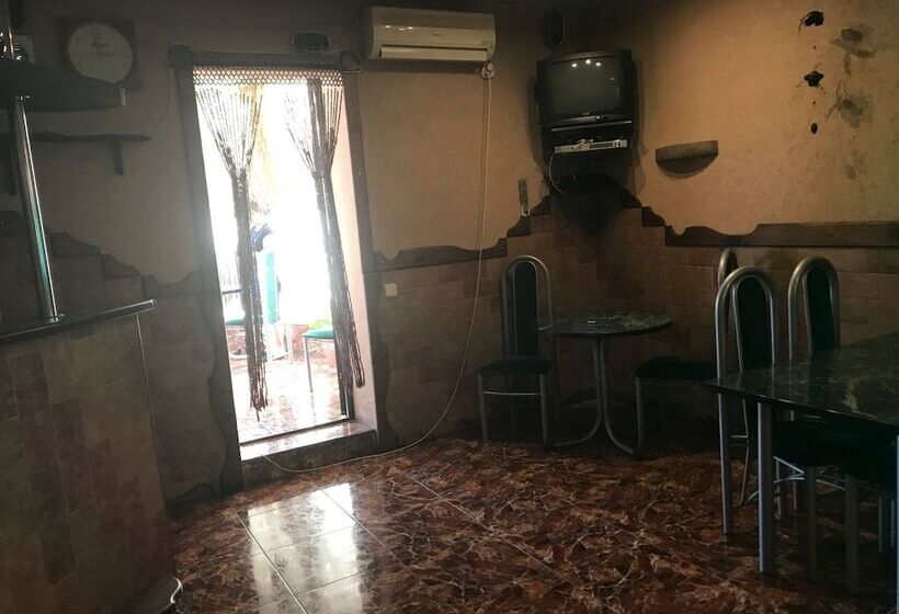 پانسیون Elena Guest House