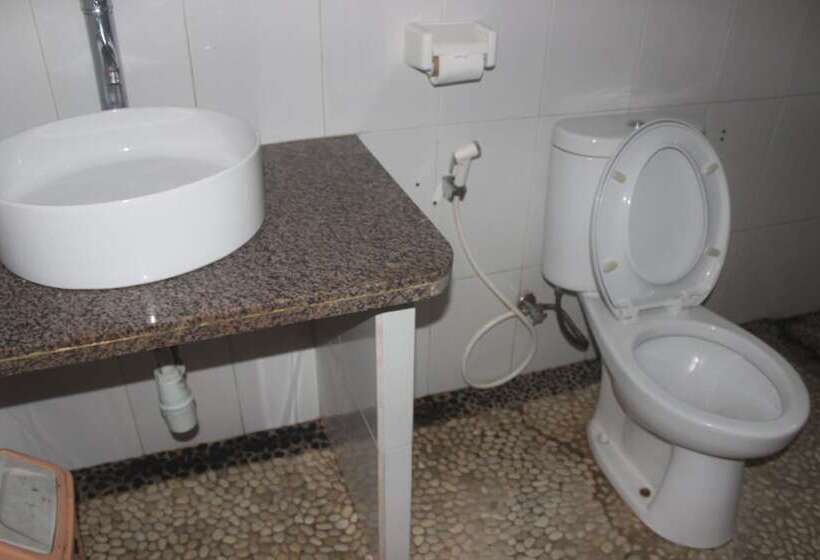 פנסיון Surya Home Stay