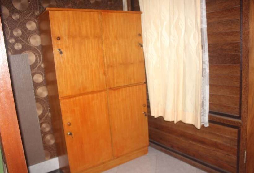 פנסיון Surya Home Stay