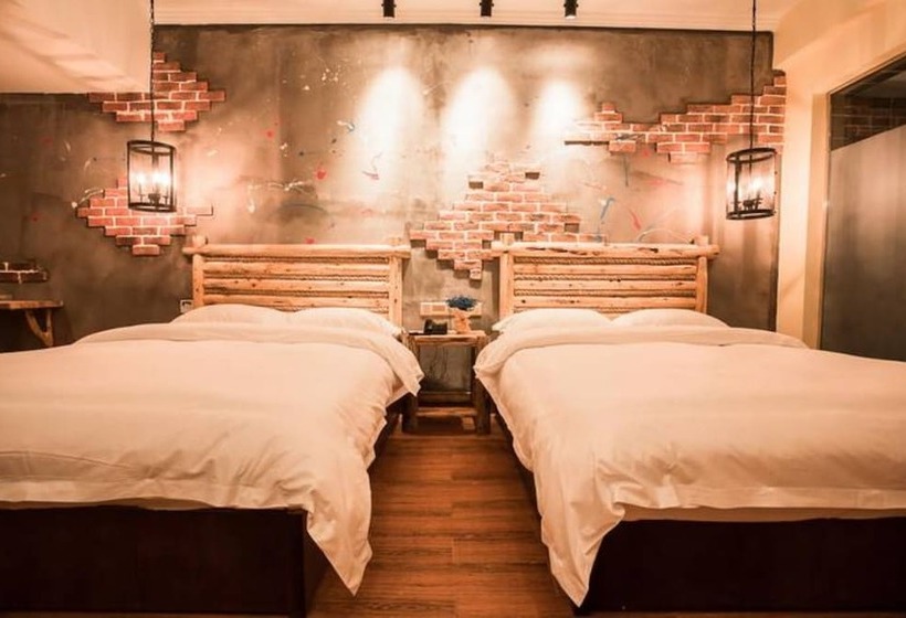 Zhangjiajie Interval Time Travel Inn