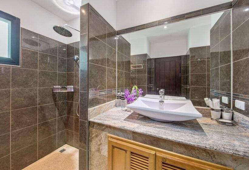 Ban Nai Fan 4 Bed Pool Villa With Seaview In Choengmon